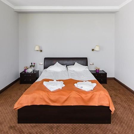 Hotel Opal Zalău Exteriör bild